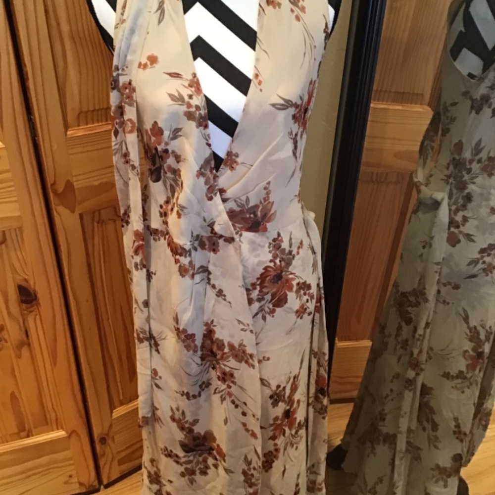 Banana Republic silk true wrap midi  dress - Picture 3 of 5